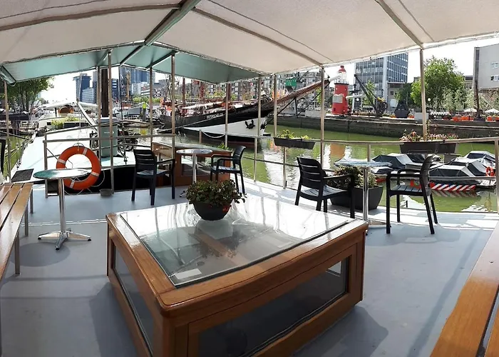Boat On Water Nocleg ze śniadaniem Rotterdam