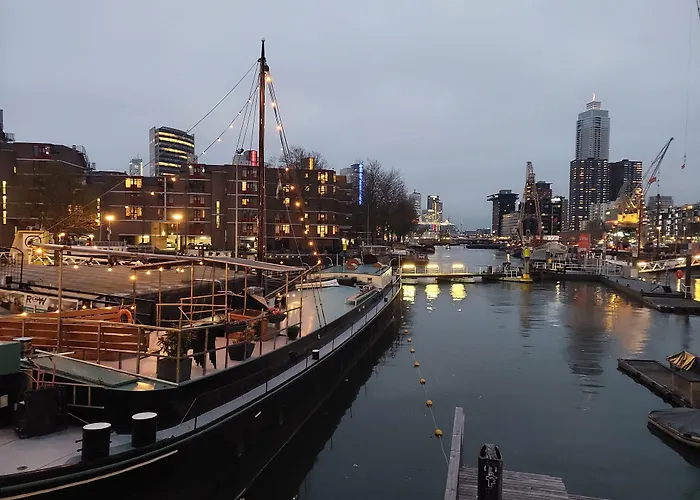 Boat On Water Nocleg ze śniadaniem Rotterdam
