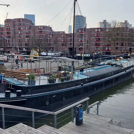 On Water Bed & Breakfast Rotterdam