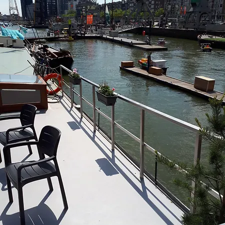 Boat On Water Frühstückspension Rotterdam