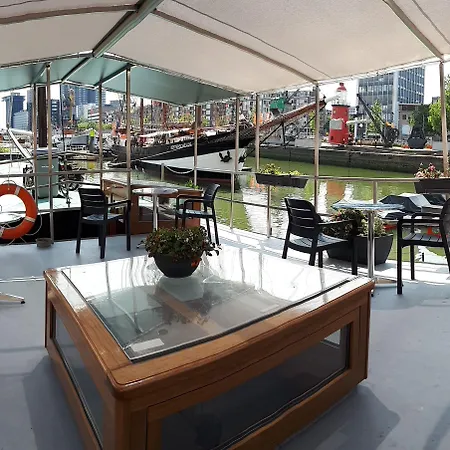 Bed & Breakfast Boat On Water Rotterdam