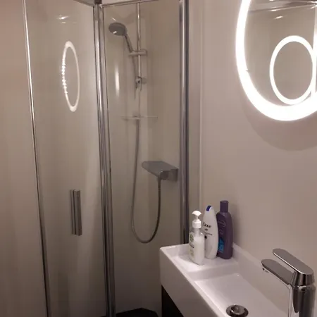 Bed and breakfast Boat On Water 3*