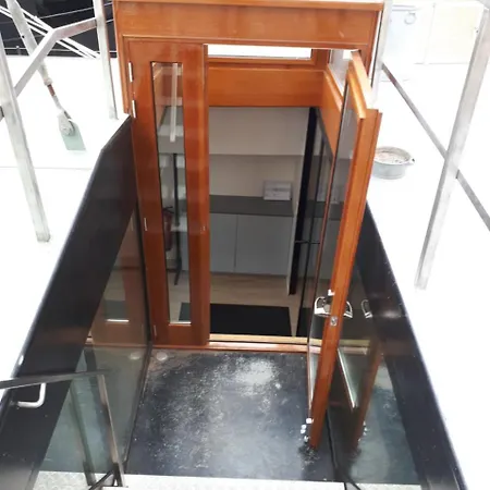 Boat On Water Bed and breakfast