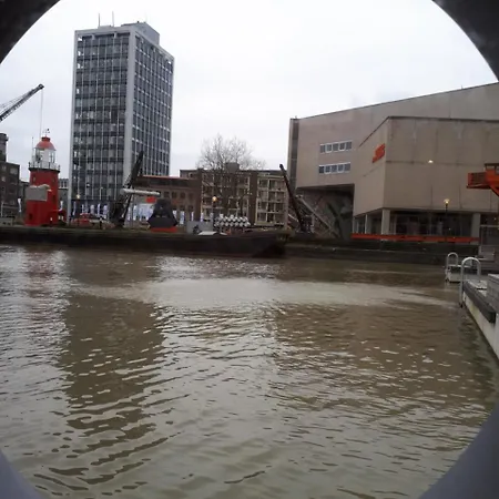 Bed & Breakfast Boat On Water 3*