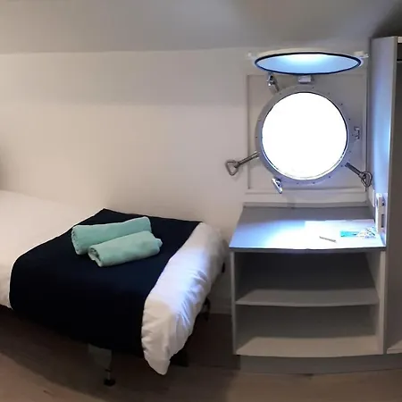 Bed & Breakfast Boat On Water Rotterdam