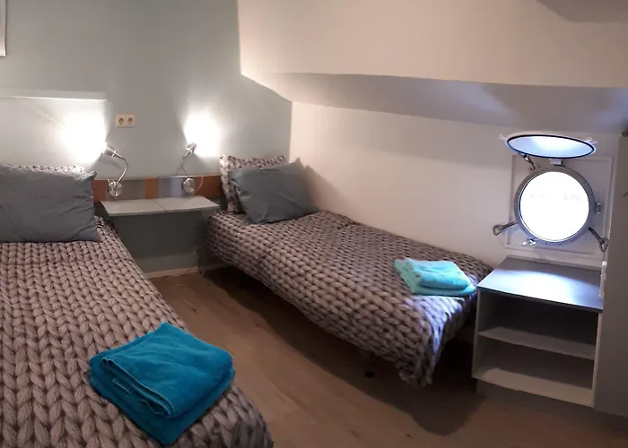 Bed & Breakfast Boat On Water Rotterdam