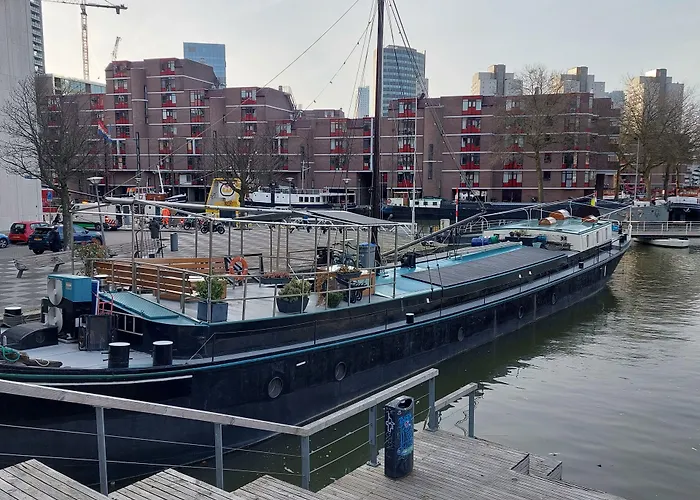 Bed & Breakfast Boat On Water 3*