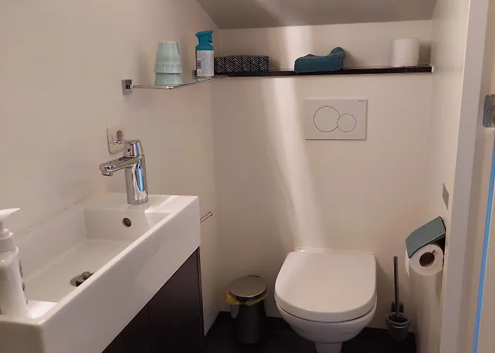 Boat On Water 3* 로테르담