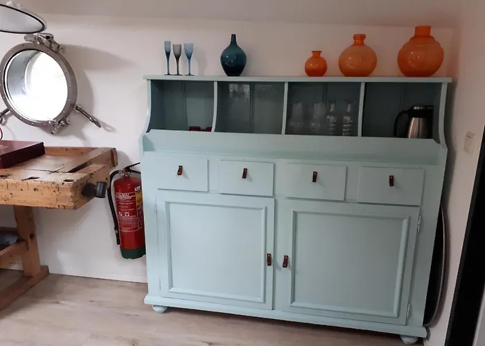 Bed & Breakfast Boat On Water